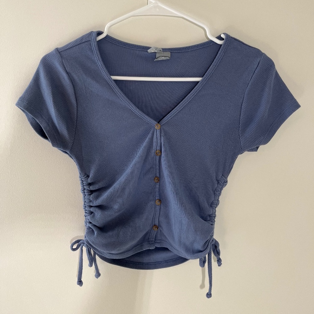 Sky & Sparrow Button-up Side Cinched Baby Periwinkle Tee Size S